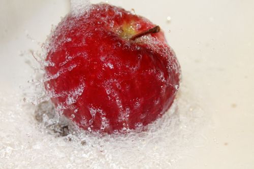 apple red wet