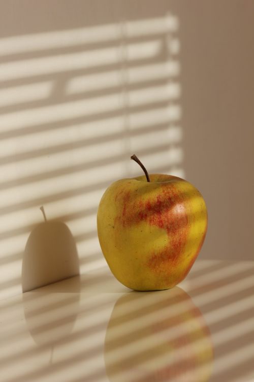 apple shadow fruit