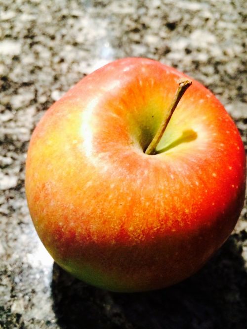 apple fruit vitamins