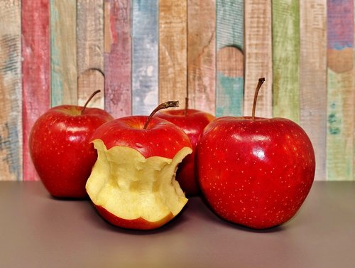 apple  bitten  fruits