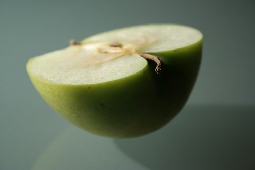 apple  half  green apple