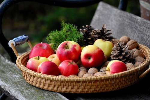 apple  walnuts  fruit basket