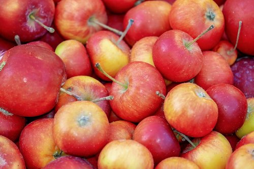 apple  vitamins  fruit