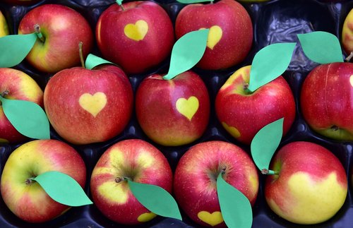 apple  heart  heart apples