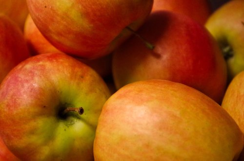 apple  healthy  fruit vitamins