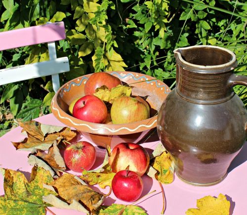 apple garden garden table