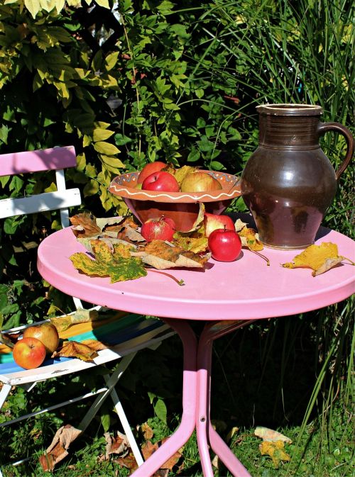 apple garden garden table