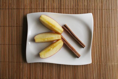 apple apple slices cinnamon