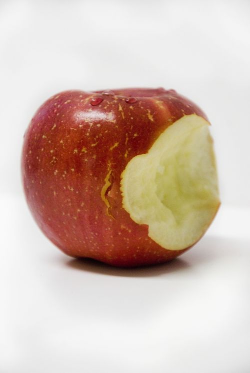 apple red apple bite