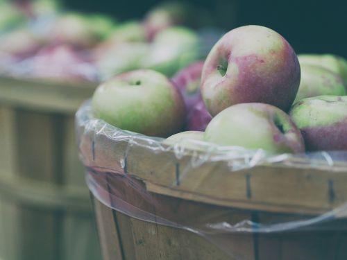 apples basket blur