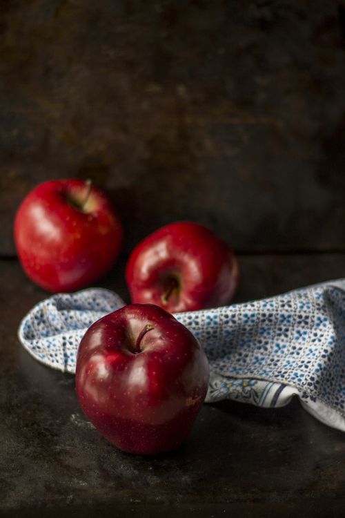 apples blur close-up