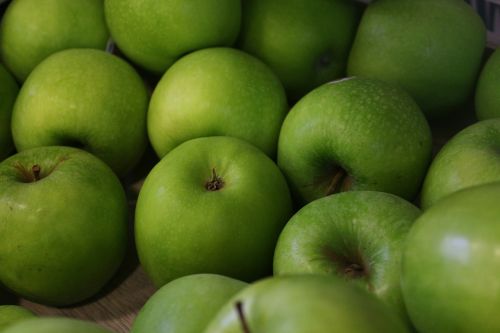 apples fruit green