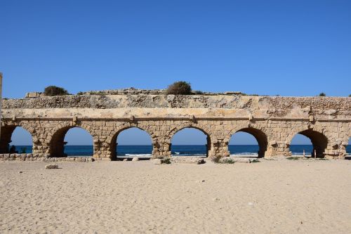 aqueduct beach sea