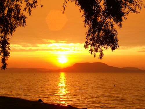 aranyhíd lake balaton sunset