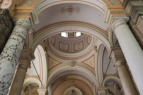 arcade  monument  roof