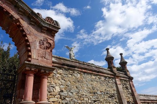 arch wall stone