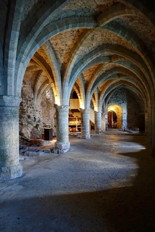 arch medieval cloister