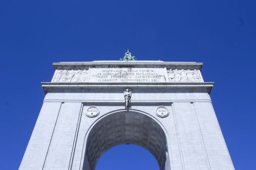 arch of triumph victoria monument