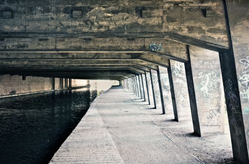 architecture concrete canal