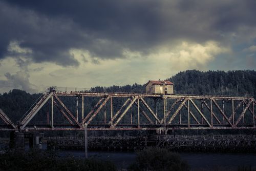 architecture bridge cloudy