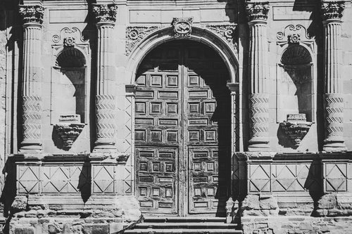 architecture  door  columns