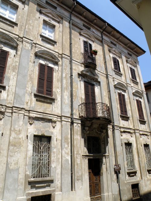 arona palazzo usellini house
