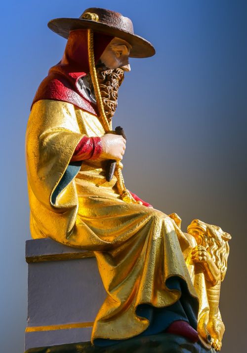 art figure statue