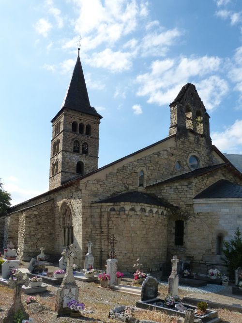 arties romanesque church