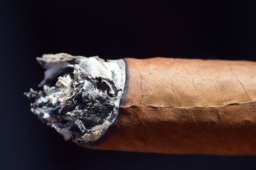 ash  cigar  smoking