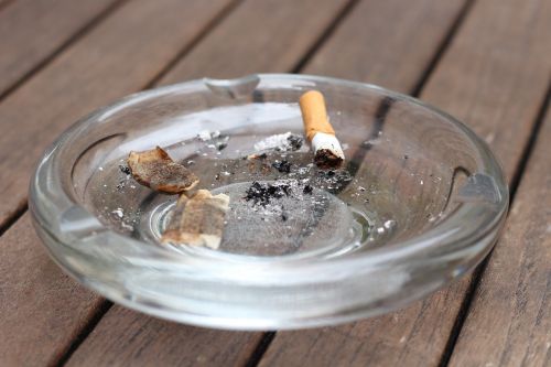 ashtray stubbing snuff
