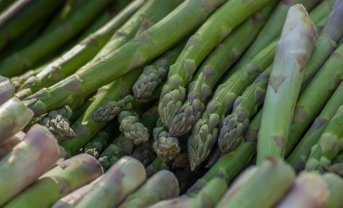 asparagus vegetable market