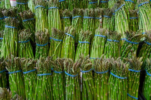 asparagus  display  grocery