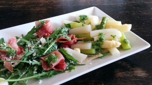 asparagus salad rocket