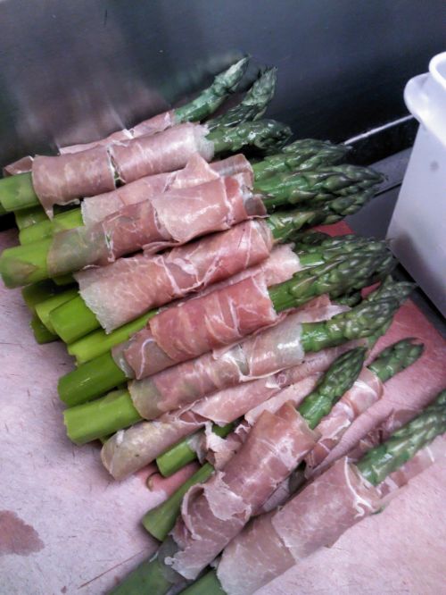 Asparagus Wrapped In Prosciutto