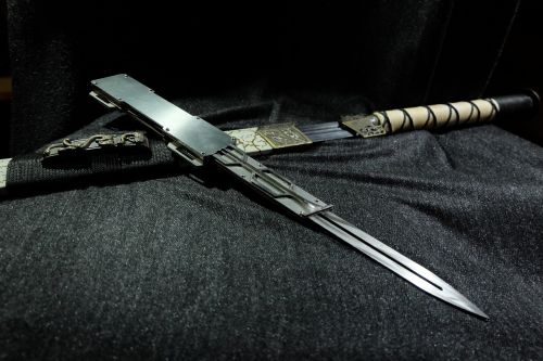 assassin's creed hidden blade hidden sword