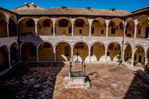 assisi umbria cloister