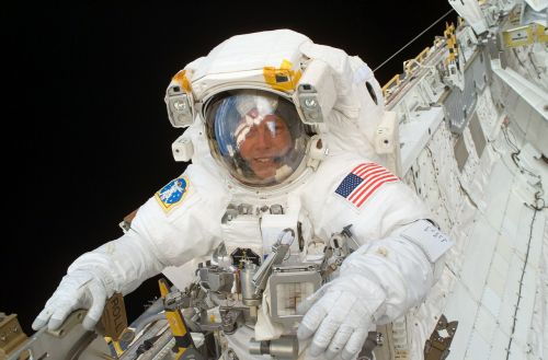 astronaut spacewalk iss