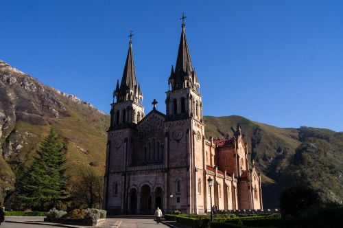 asturias covadonga church