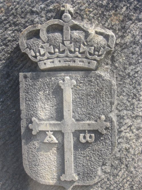 asturias stone coat of arms