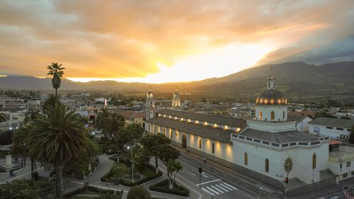 atuntaqui  ecuador  the andes