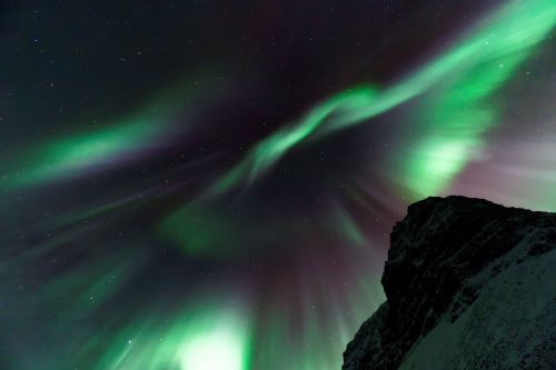 aurora borealis dark night