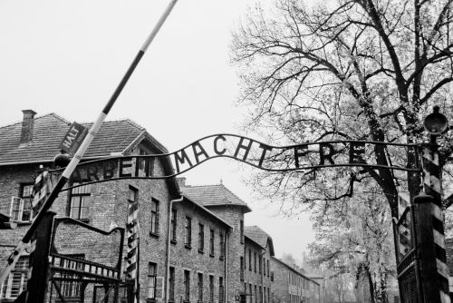 auschwitz gate holocaust