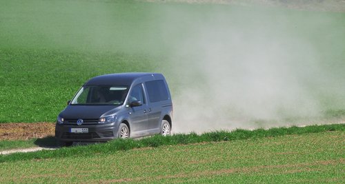 auto  lane  dusty