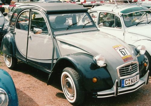 auto citroen 2cv