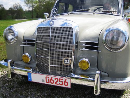 auto oldtimer mercedes 190