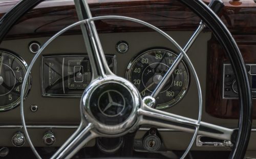 automotive cockpit mercedes