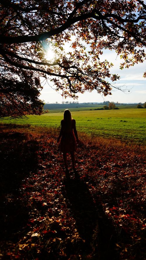 autumn woman beauty