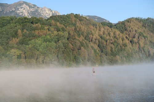 autumn  lake  landscape