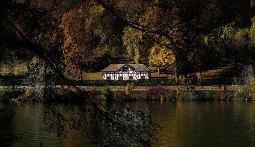 autumn  house  landscape