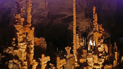 aven d'orgnac cave stalactite